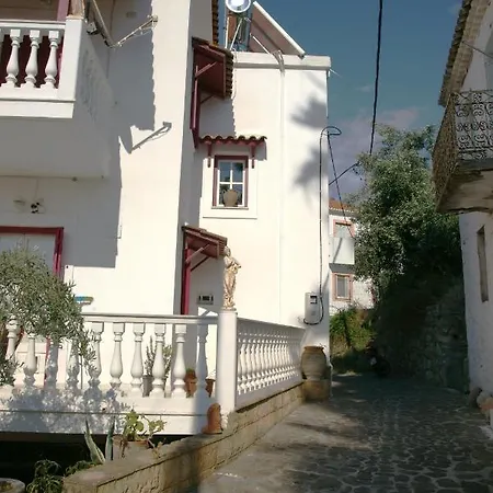 Διαμέρισμα Gemuetliches Im Herzen Von *